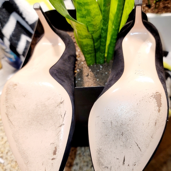 Gianvito Rossi 85 Suede Point-Toe Pumps~Black 3.3" covered heel - Picture 4 of 7